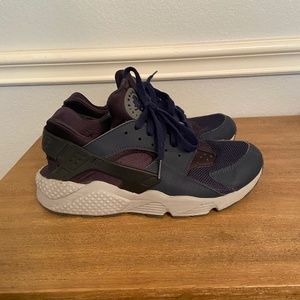 Nike mens Huarache 7.5